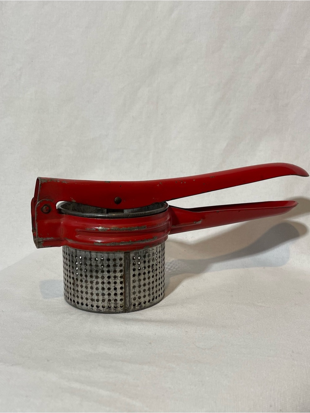 Vintage Handy Things Mfg Co Kitchen Potato Ricer Masher Ludington Michigan USA